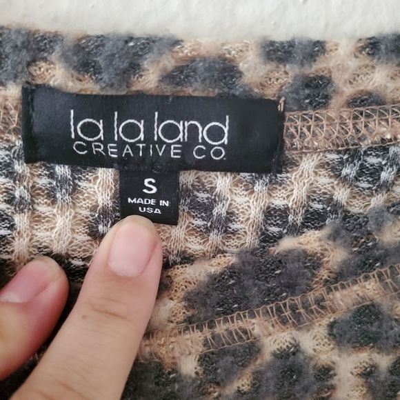 LA LA land cheetah print peplum top small - Picture 4 of 9